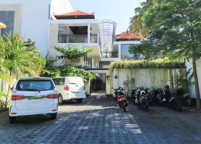 Aparthotel Legian Village 3*
