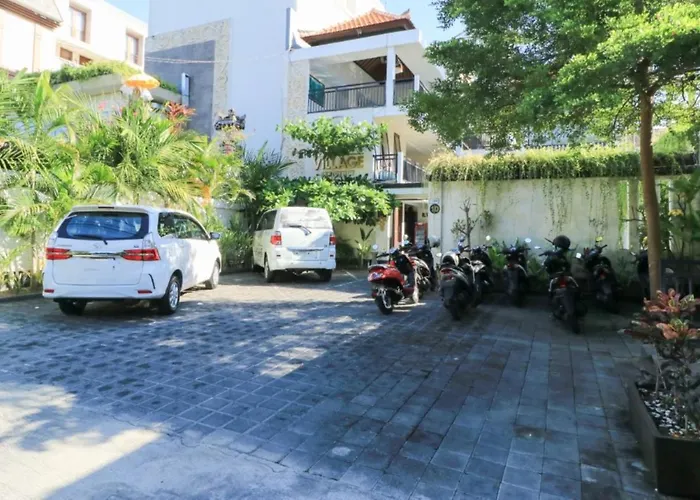 Aparthotel Legian Village 3*