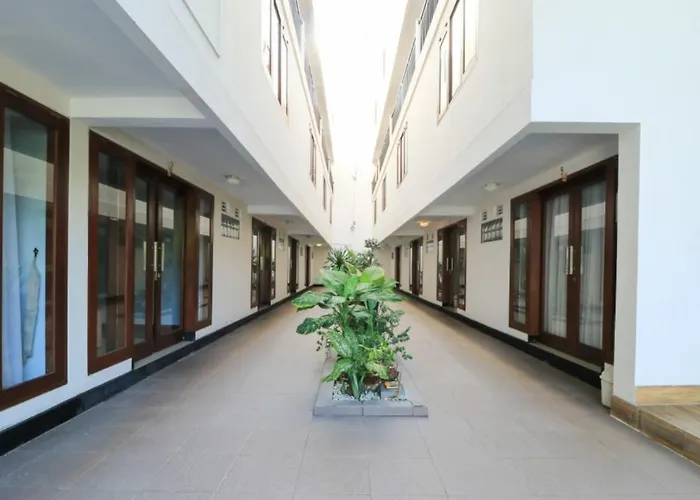 Legian Village Апарт-отель 3*